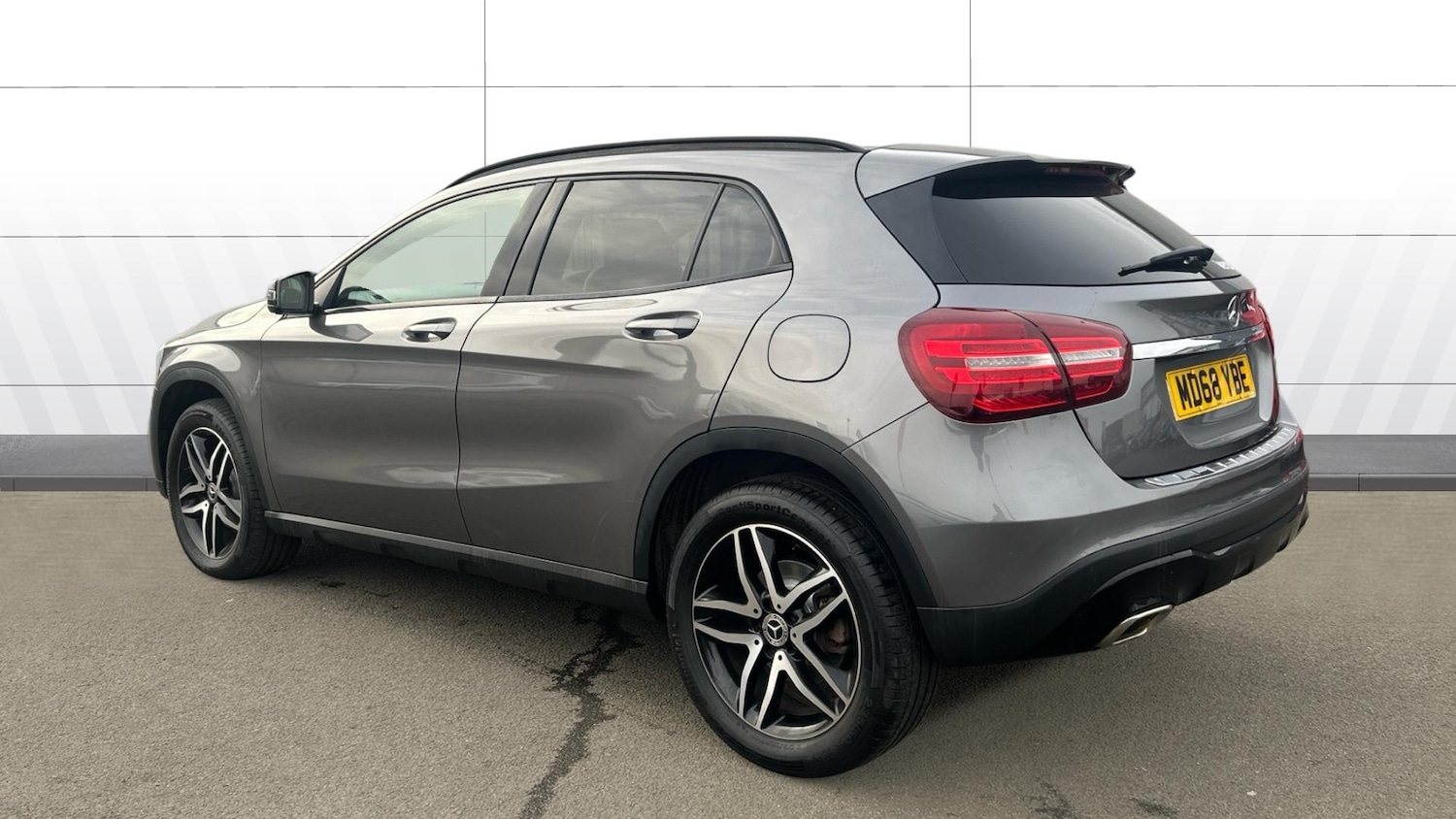 Used Mercedes-Benz GLA 2018 for sale - 77988963: Photo 2