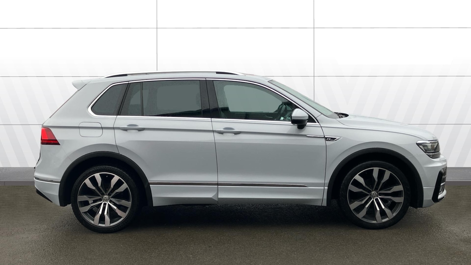 Used Volkswagen Tiguan 2018 for sale - 77871922: Photo 5
