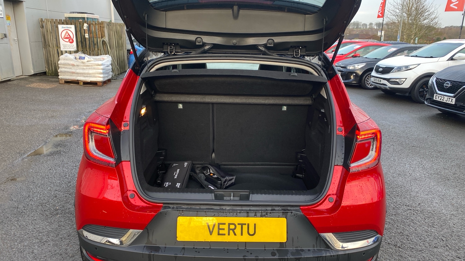 Used Renault Captur 2023 for sale - 77004285: Photo 4