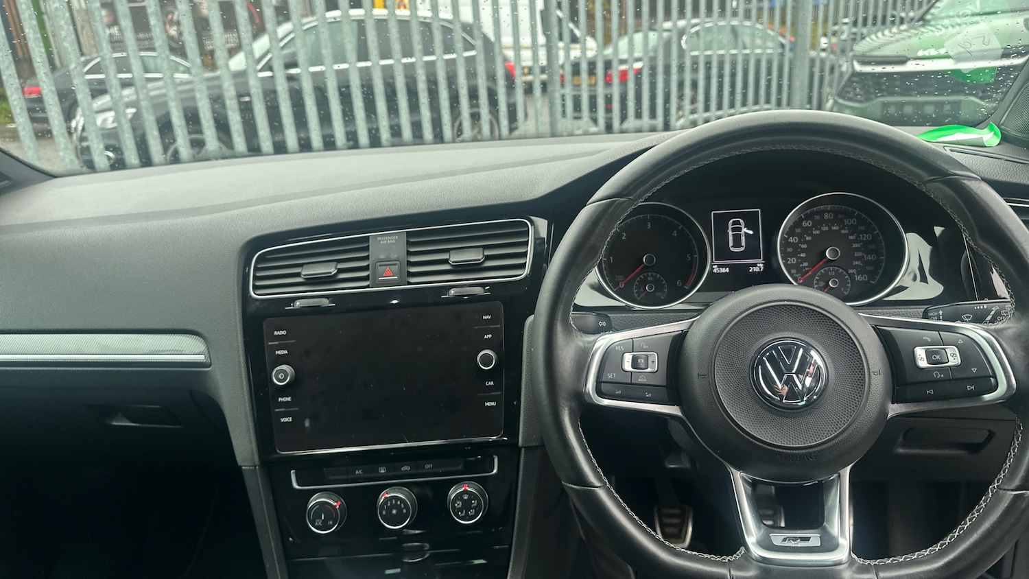 Used Volkswagen Golf 2017 for sale - 76640793: Photo 10