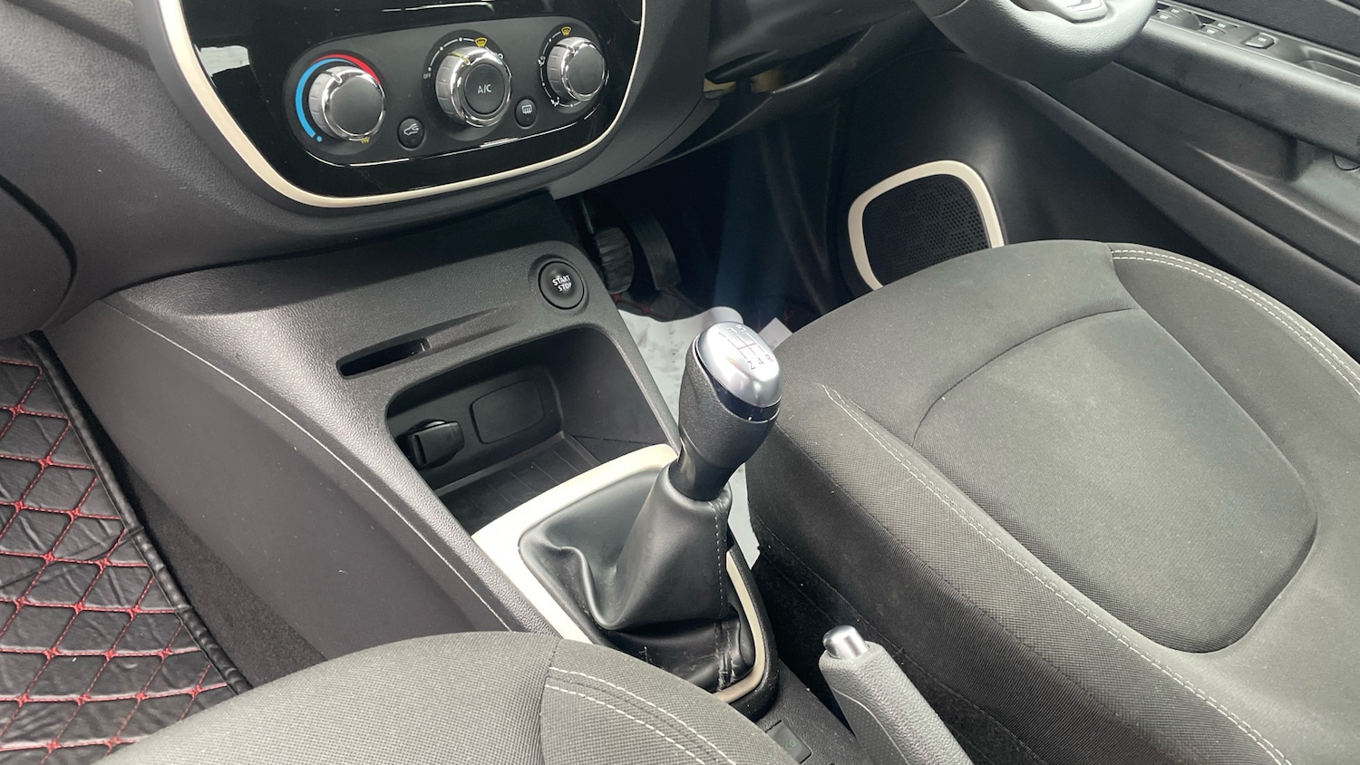 Used Renault Captur 2019 for sale - 76026959: Photo 13