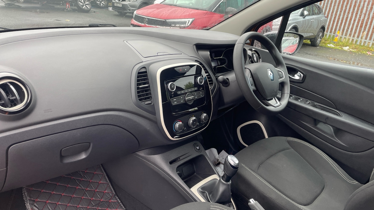 Used Renault Captur 2019 for sale - 76026959: Photo 9