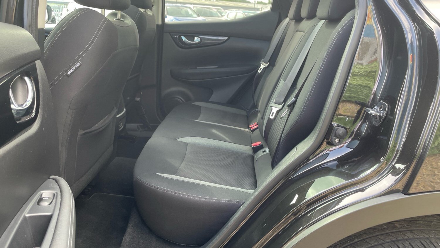 2020 Nissan Qashqai 1.3 DiG-T 160 N-Connecta 5dr Petrol Hatchback Hatchback Petr - Picture 16 of 24