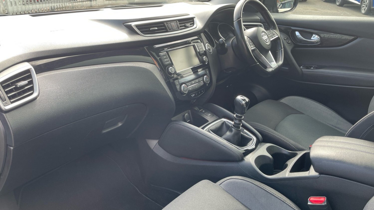 2020 Nissan Qashqai 1.3 DiG-T 160 N-Connecta 5dr Petrol Hatchback Hatchback Petr - Picture 9 of 24