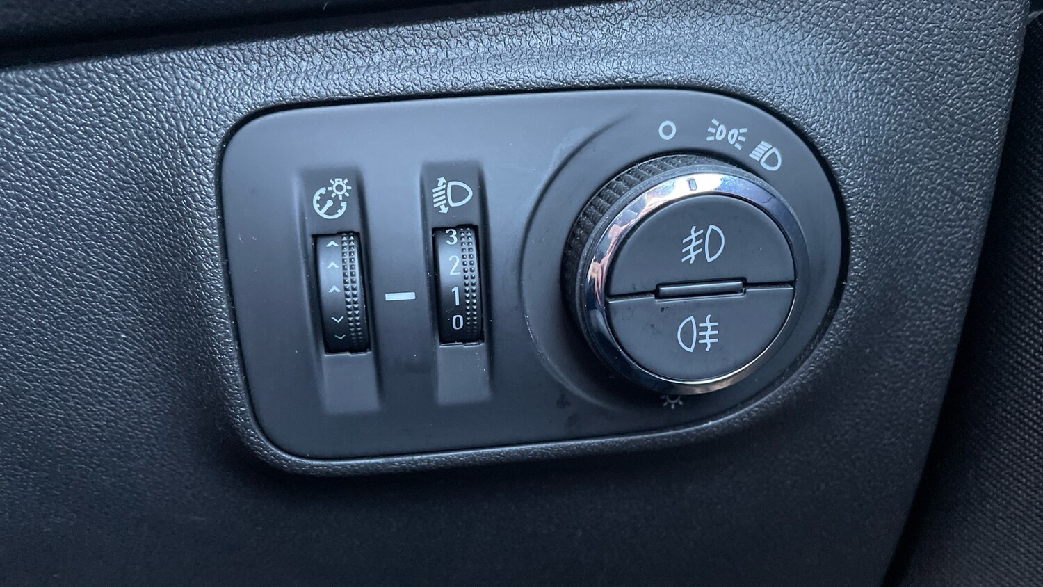 Used Vauxhall Corsa 2018 for sale - 77975762: Photo 25