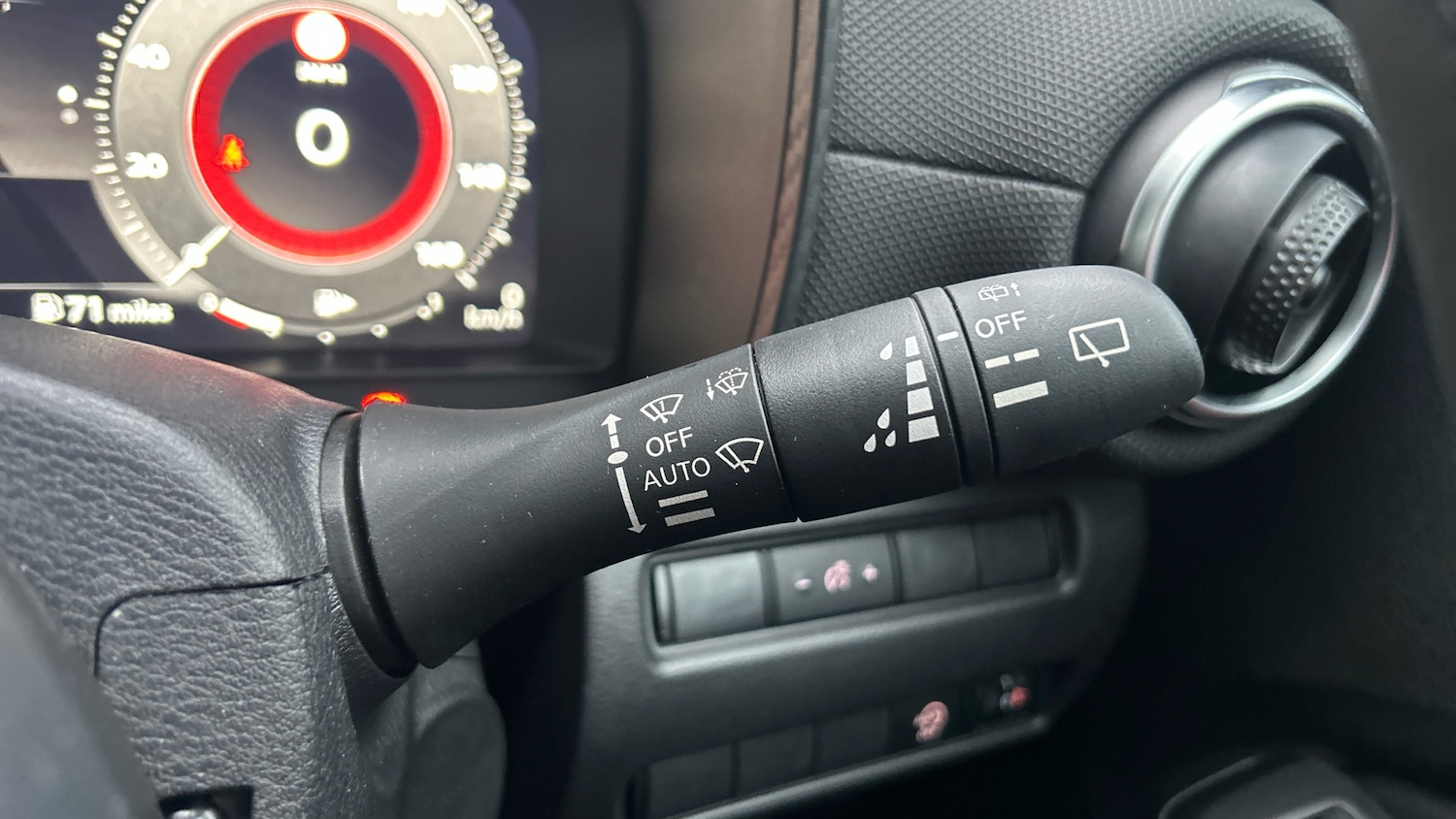 Used Nissan Juke 2024 for sale - 77026052: Photo 23