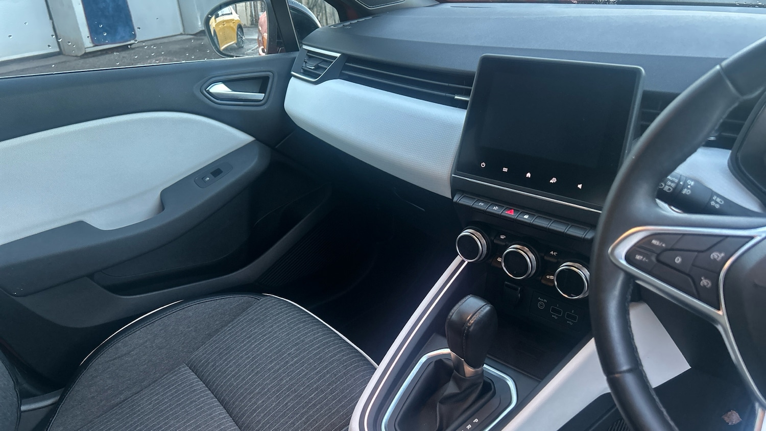 Used Renault Clio 2022 for sale - 76653075: Photo 14