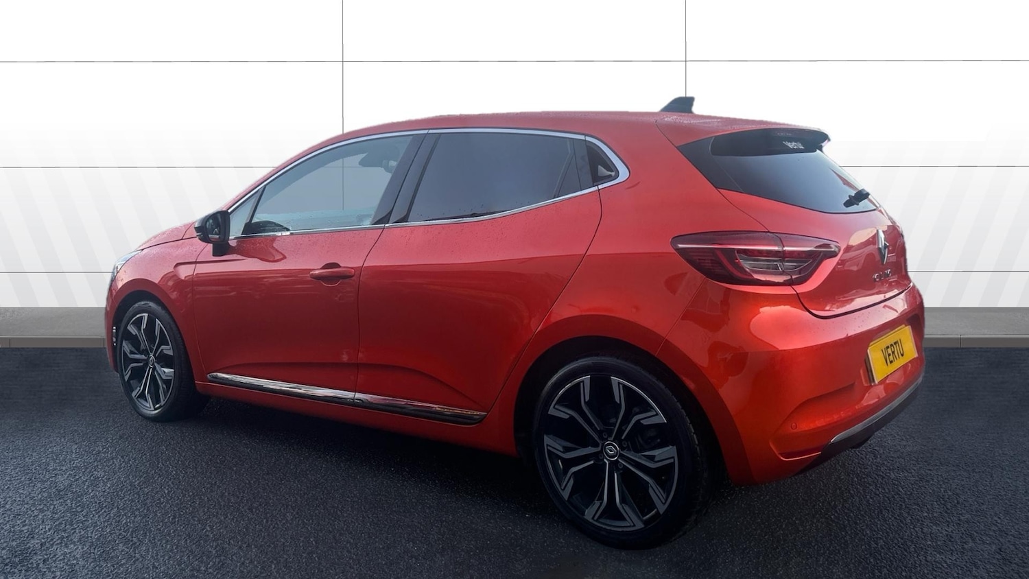 Used Renault Clio 2022 for sale - 76653075: Photo 2