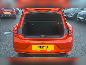 Used Renault Clio 2022 for sale - 76653075: Photo