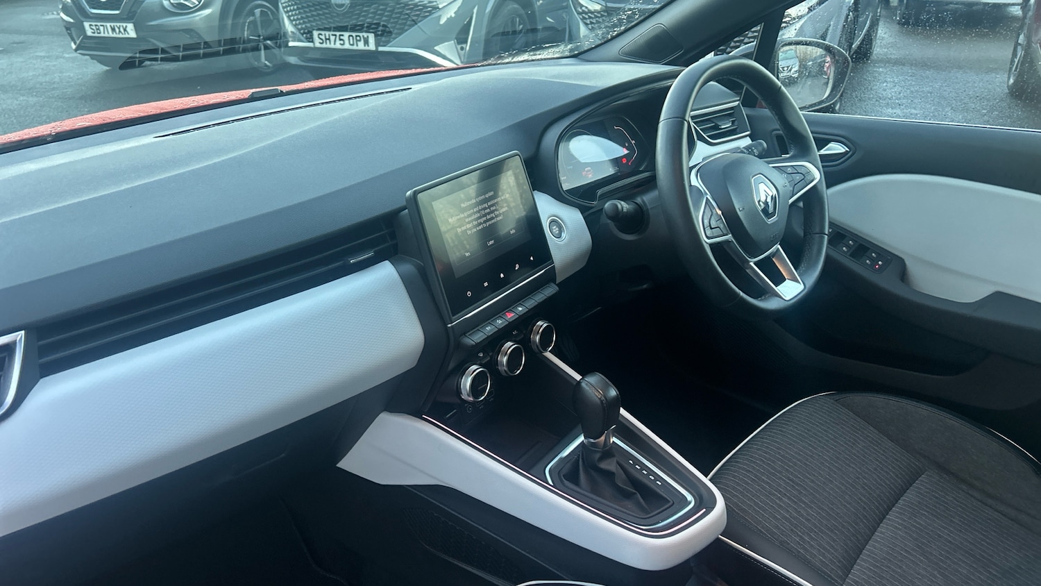 Used Renault Clio 2022 for sale - 76653075: Photo 9