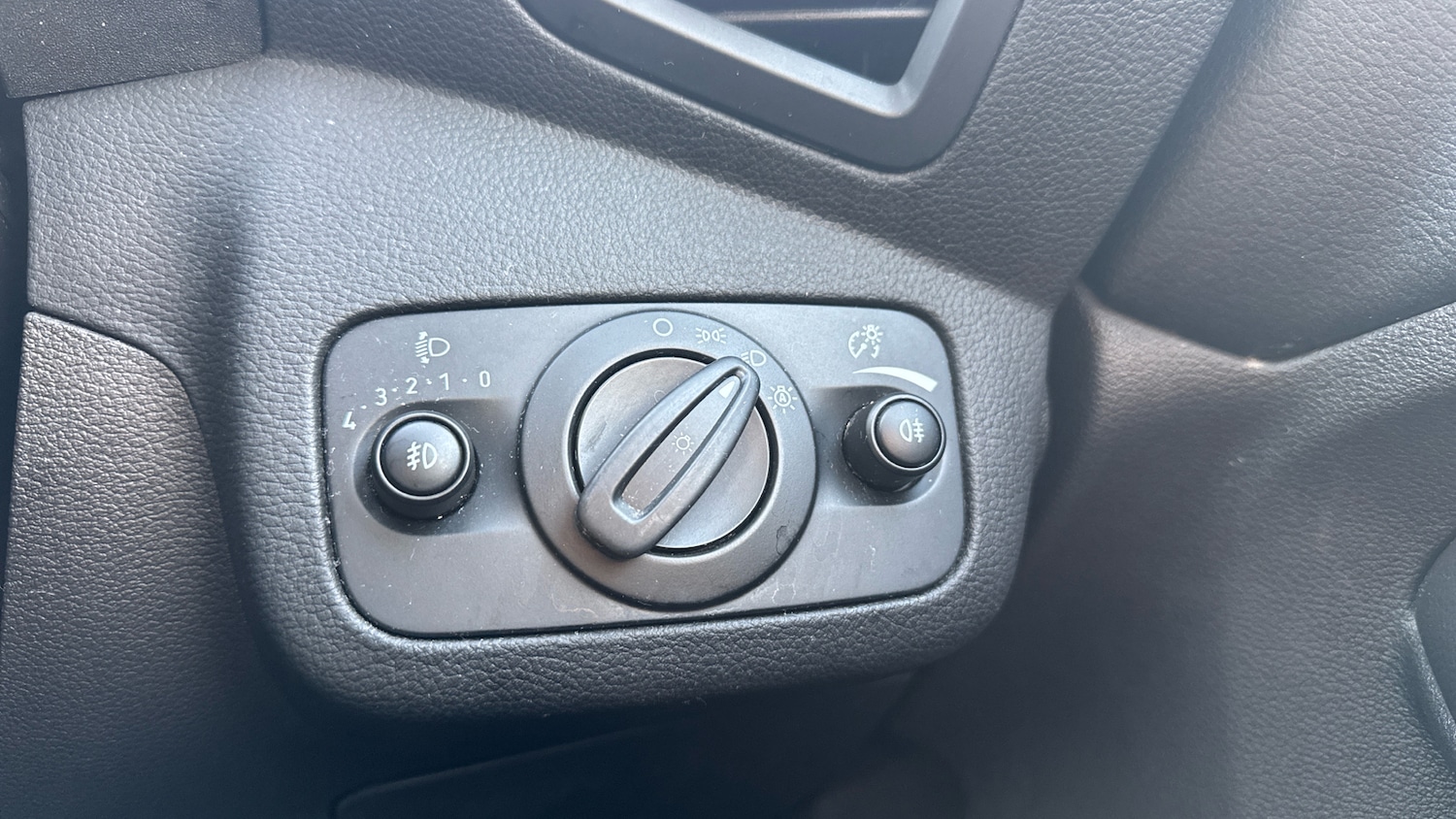 Used Ford Kuga 2018 for sale - 76384923: Photo 30