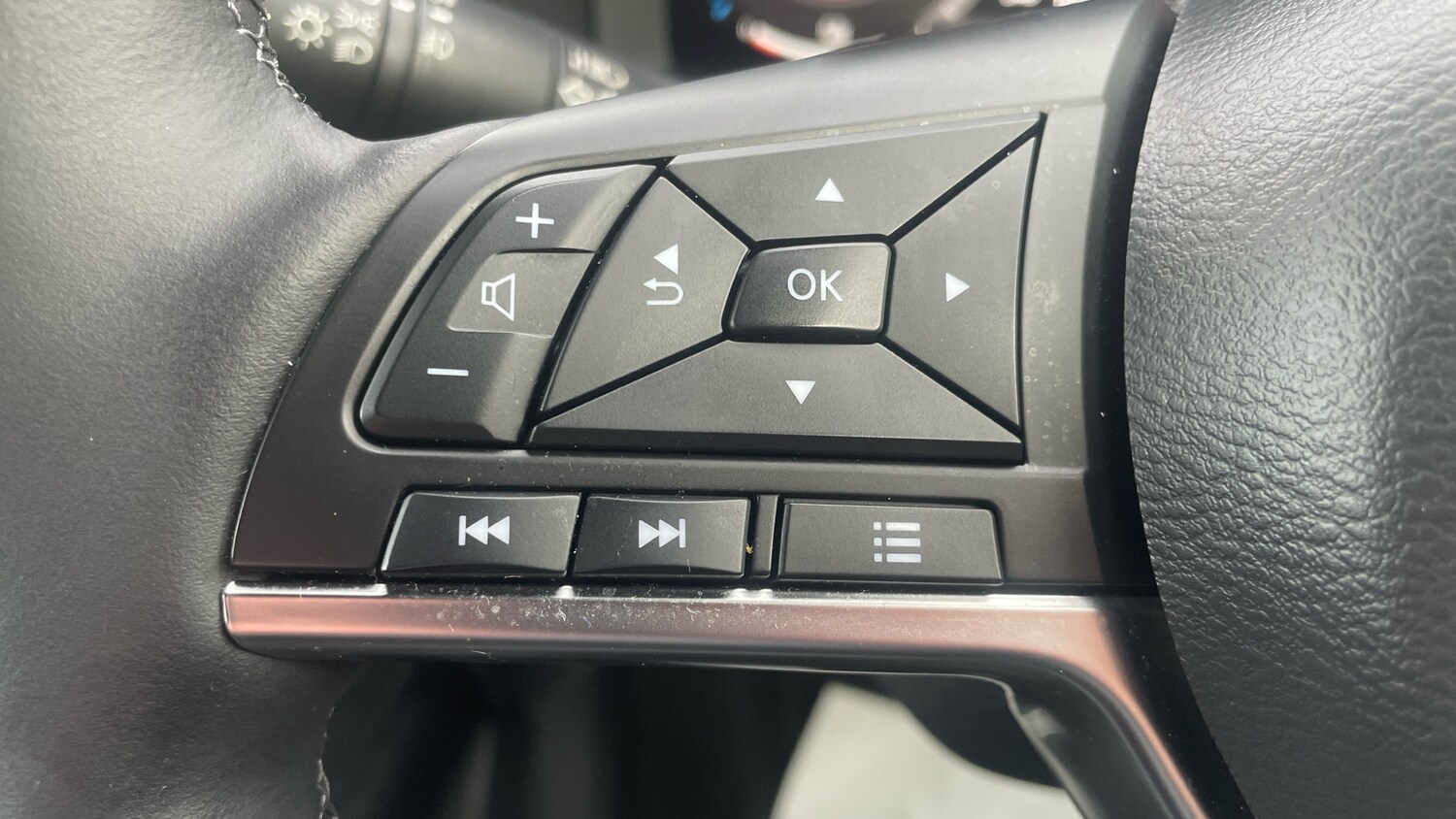 Used Nissan Juke 2024 for sale - 76252600: Photo 27