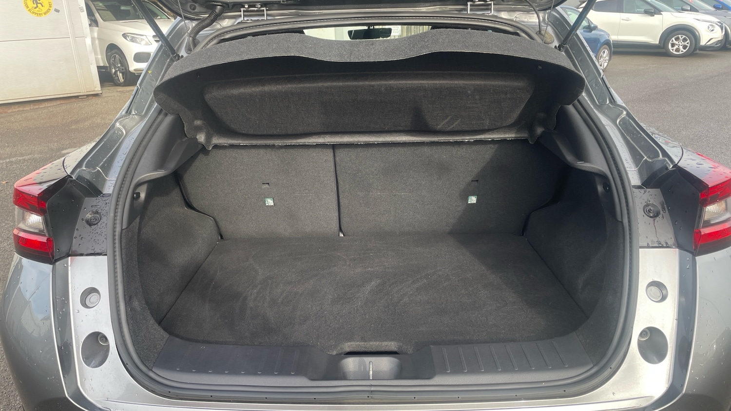 Used Nissan Juke 2024 for sale - 76252600: Photo 4