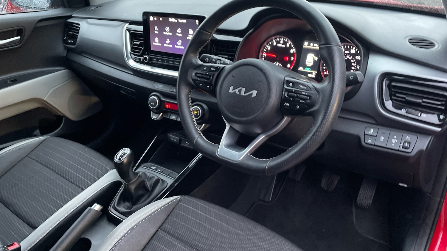 Used Kia Stonic 2021 for sale - 76568358: Photo 11