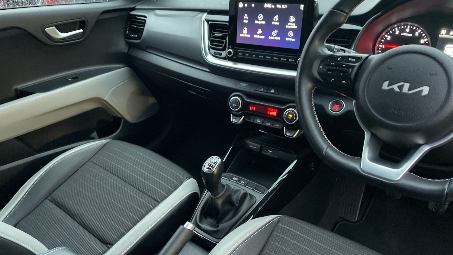 Used Kia Stonic 2021 for sale - 76568358: Photo 14