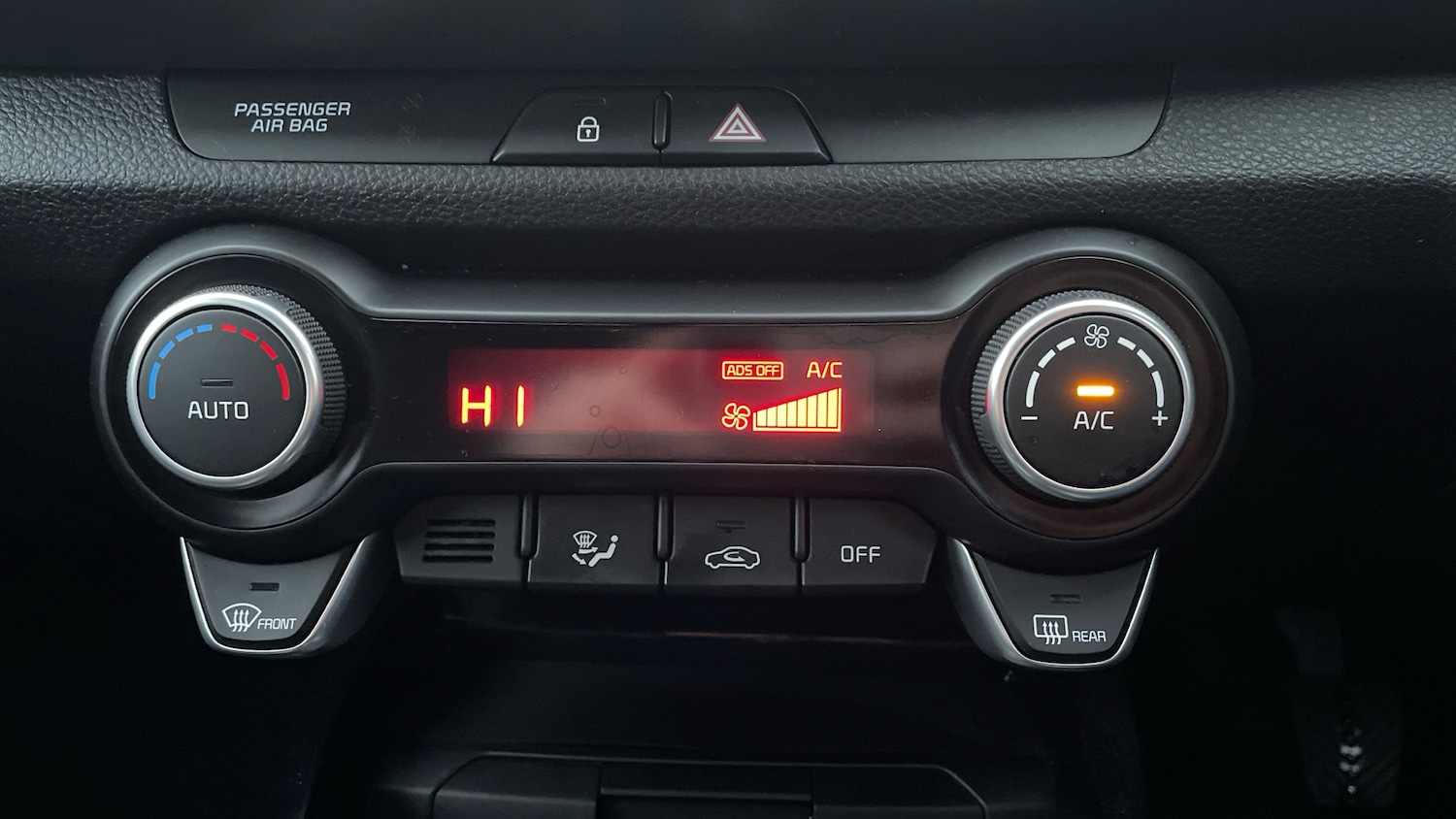 Used Kia Stonic 2021 for sale - 76568358: Photo 22