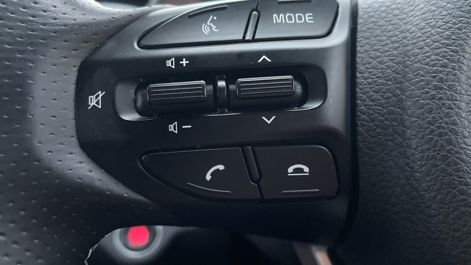 Used Kia Stonic 2021 for sale - 76568358: Photo 27