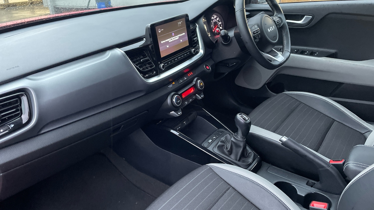 Used Kia Stonic 2021 for sale - 76568358: Photo 9