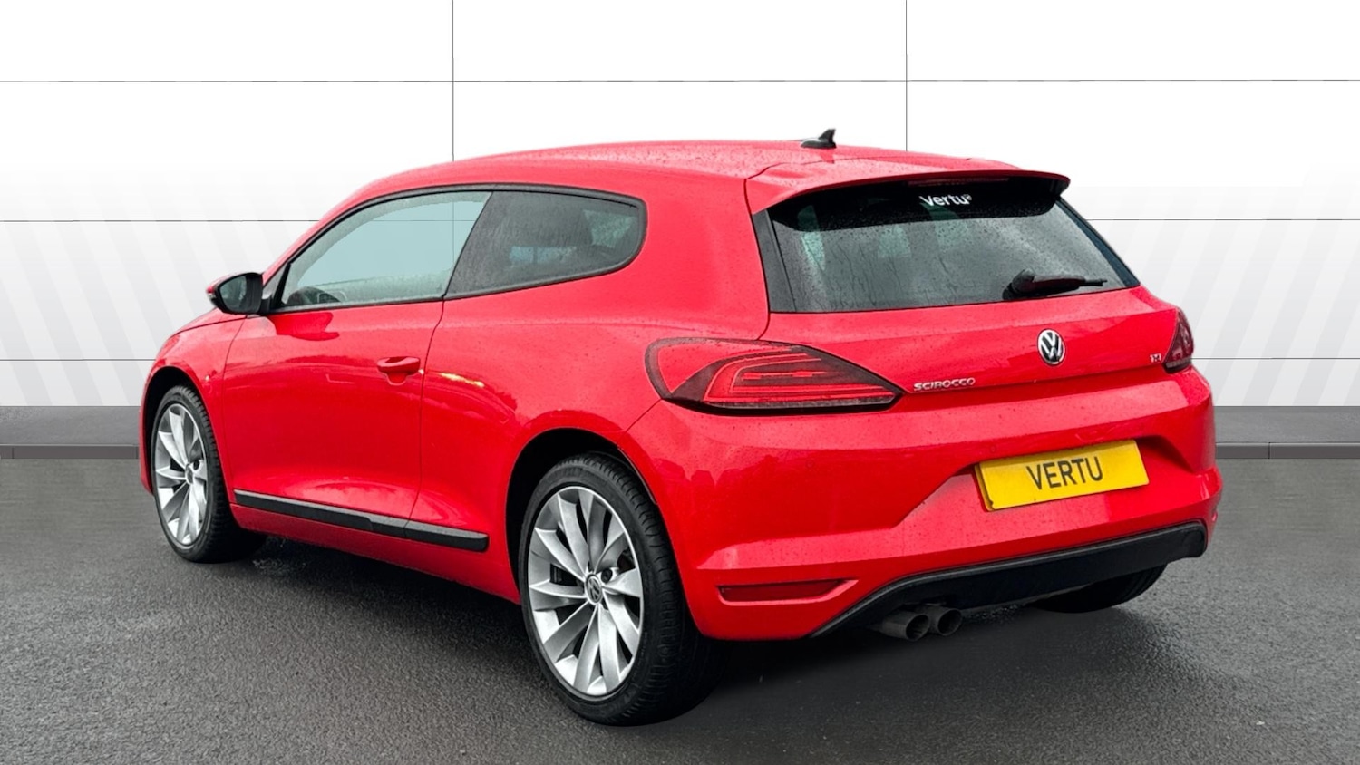 Used Volkswagen Scirocco 2015 for sale - 77300946: Photo 2