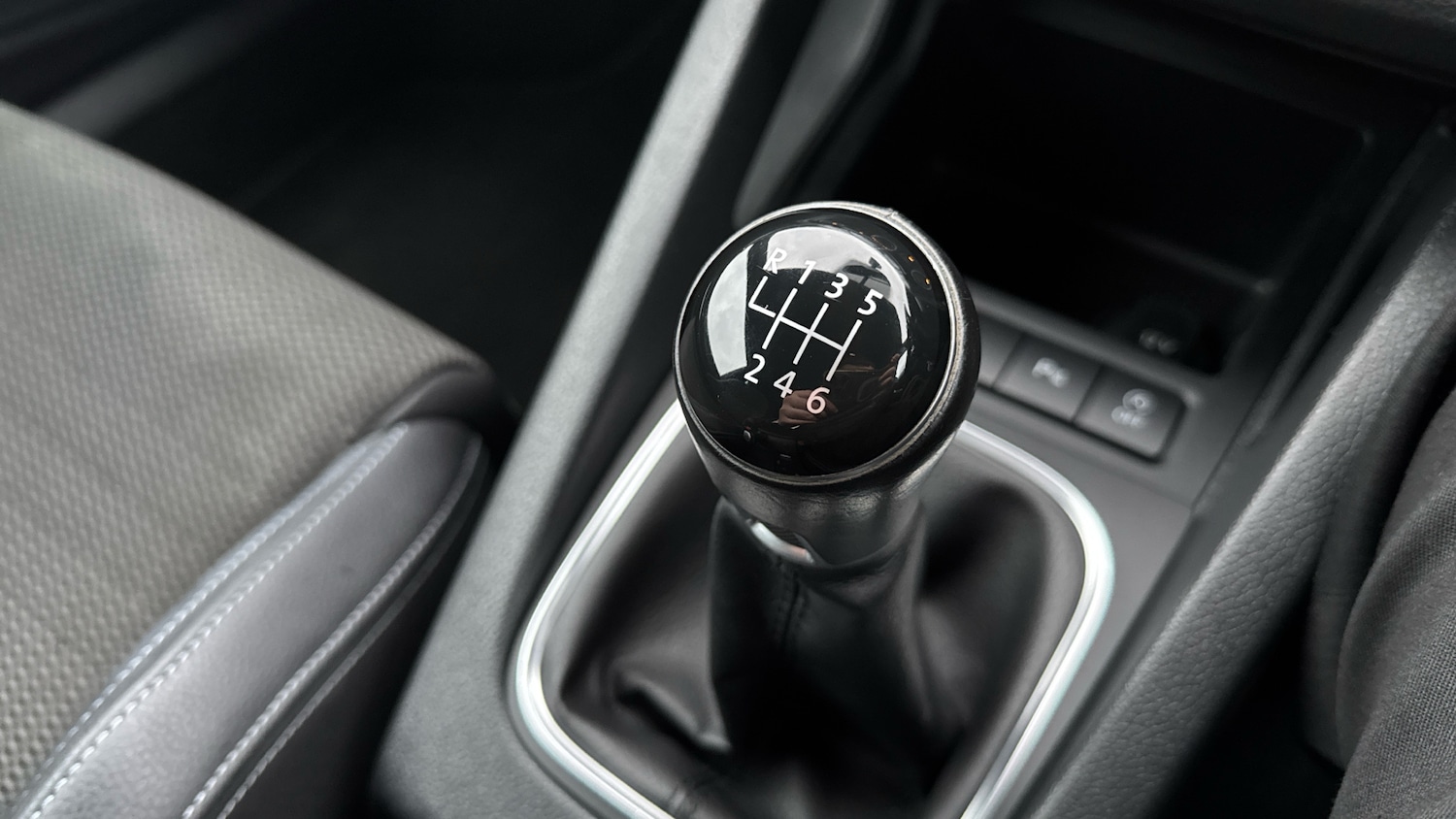 Used Volkswagen Scirocco 2015 for sale - 77300946: Photo 38