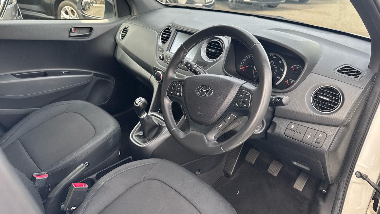 Used Hyundai i10 2018 for sale - 76194739: Photo 11