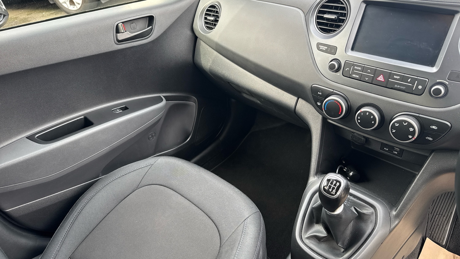 Used Hyundai i10 2018 for sale - 76194739: Photo 14