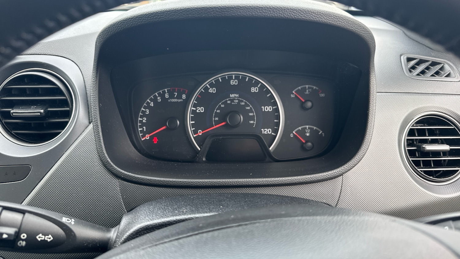 Used Hyundai i10 2018 for sale - 76194739: Photo 18