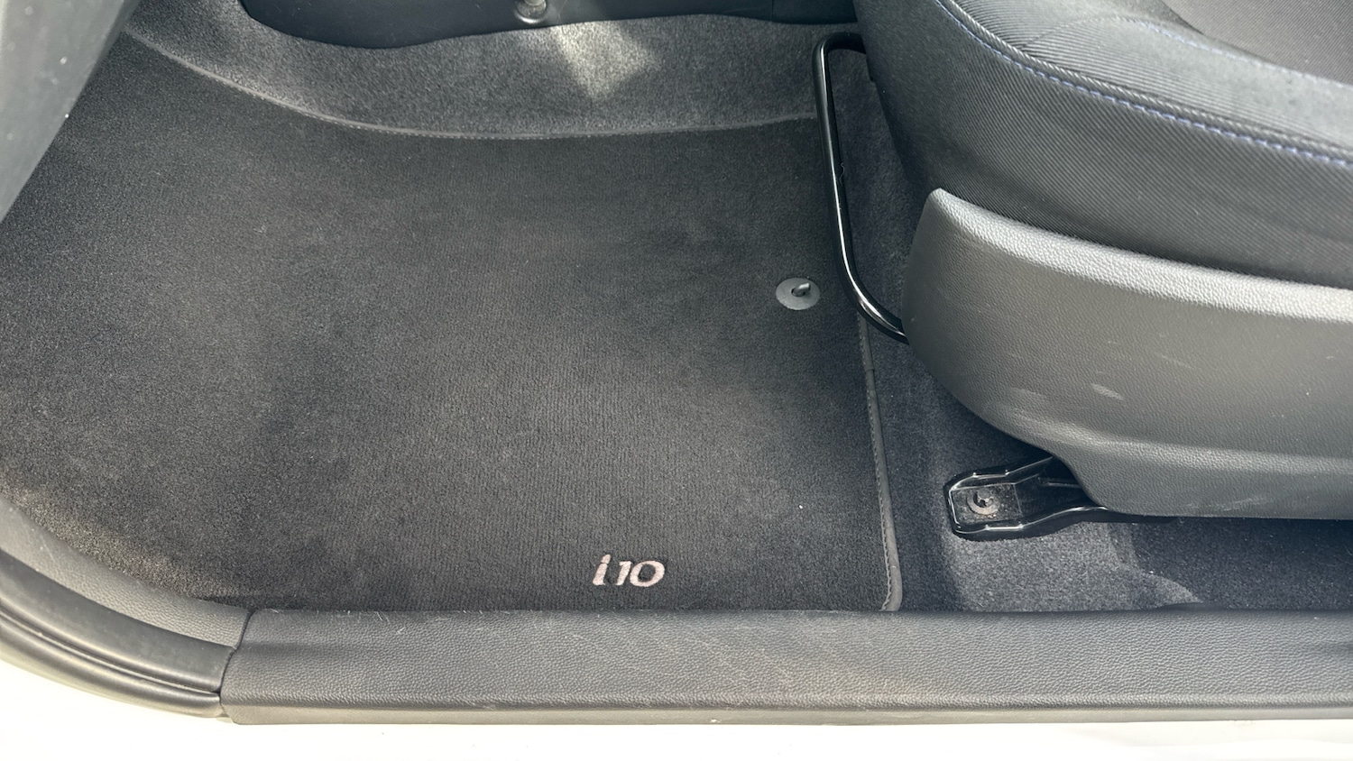 Used Hyundai i10 2018 for sale - 76194739: Photo 30