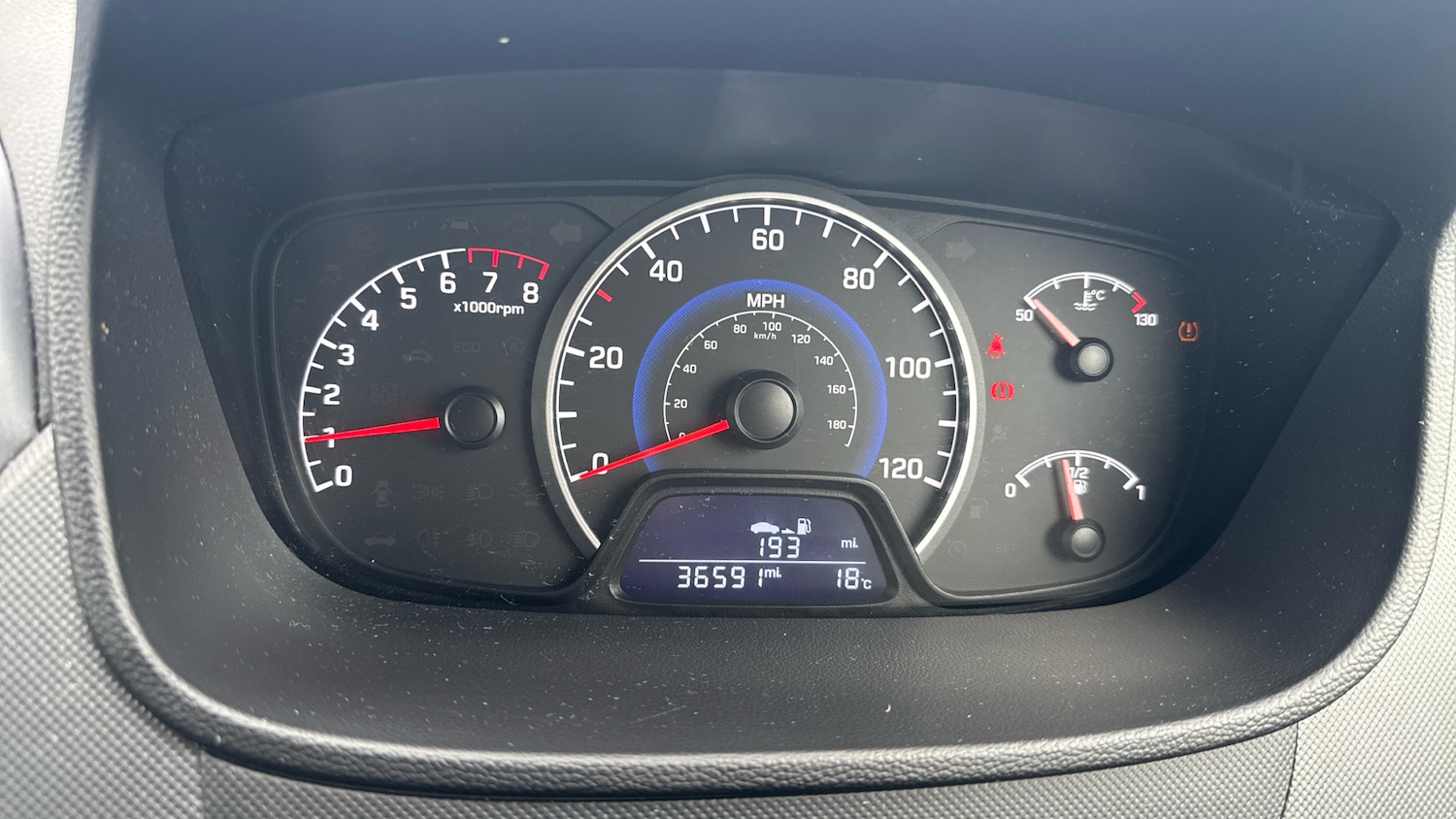 Used Hyundai i10 2018 for sale - 76194739: Photo 40