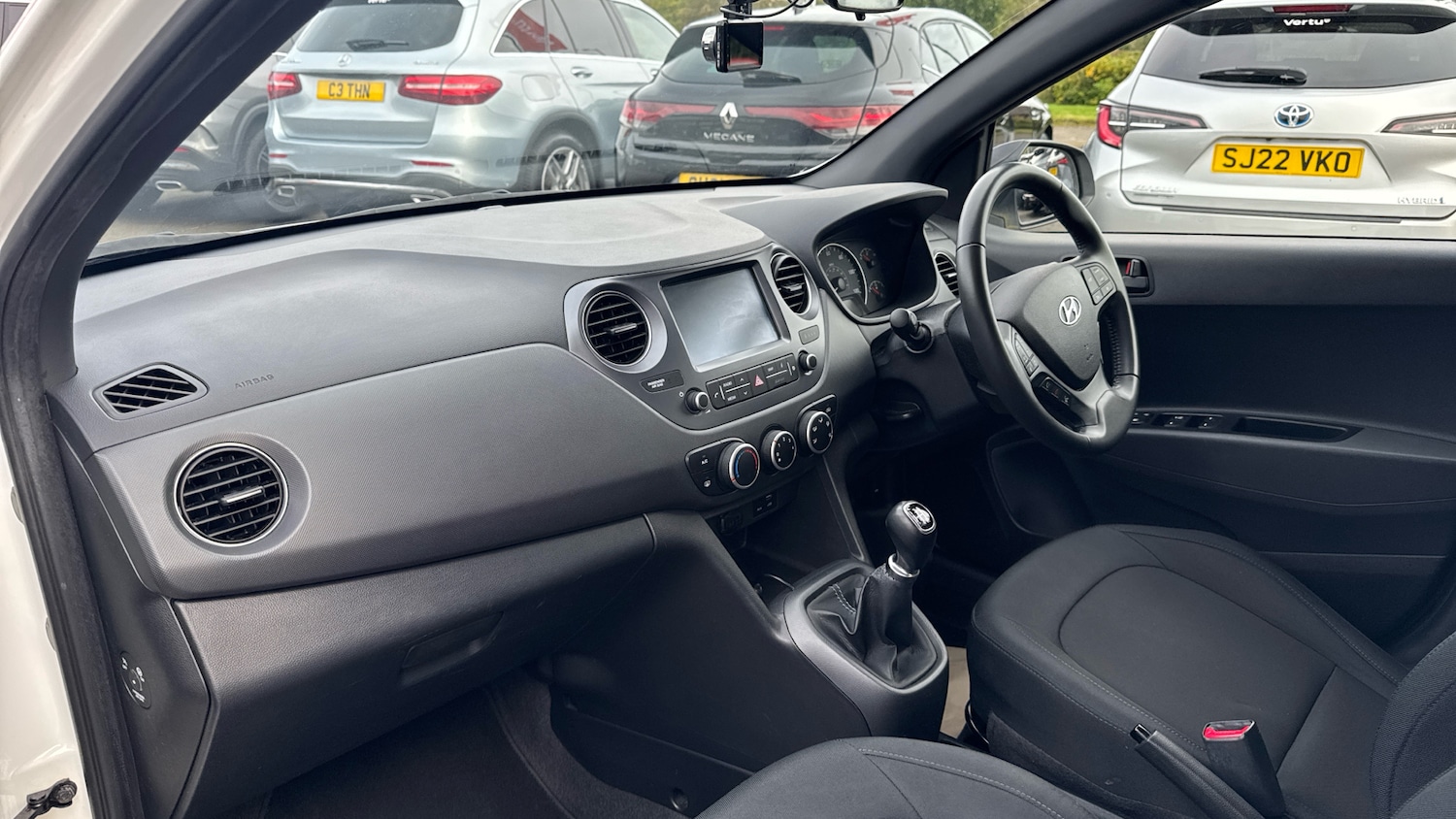 Used Hyundai i10 2018 for sale - 76194739: Photo 9