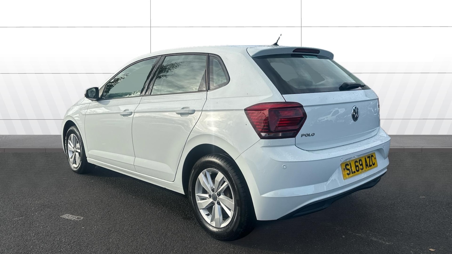 Used Volkswagen Polo 2019 for sale - 76449528: Photo 2