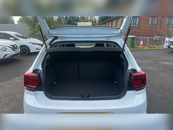 Used Volkswagen Polo 2019 for sale - 76449528: Photo