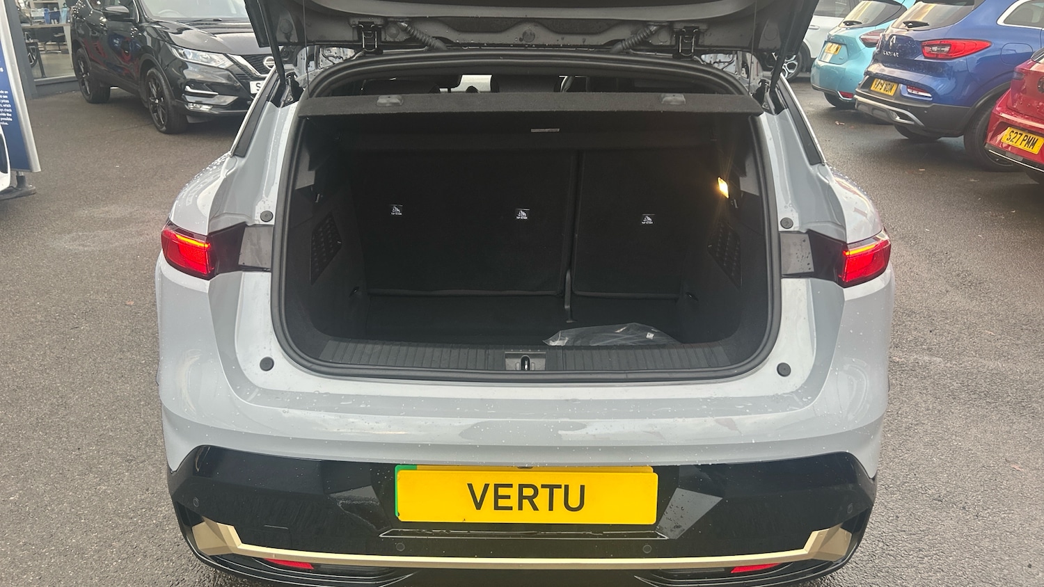 Used Renault Megane E Tech 2023 for sale - 77490595: Photo 4