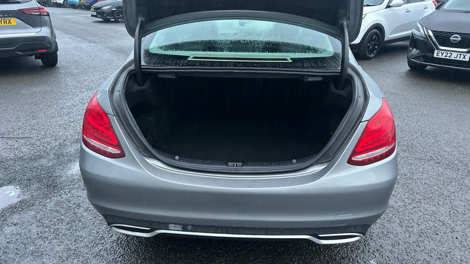 Used Mercedes-Benz C Class 2014 for sale - 76862271: Photo 4