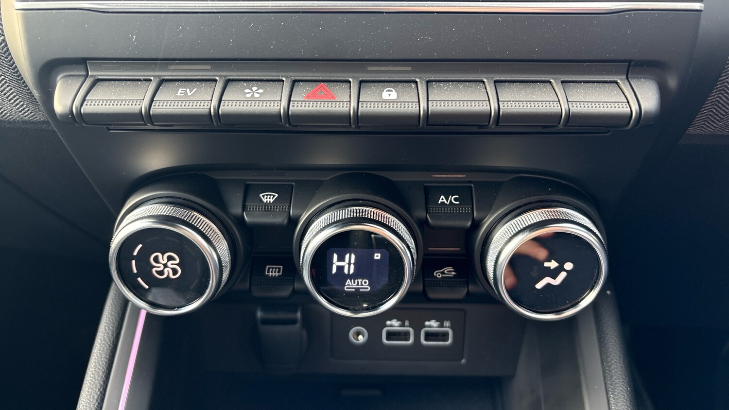 Used Renault Clio 2024 for sale - 77353513: Photo 26