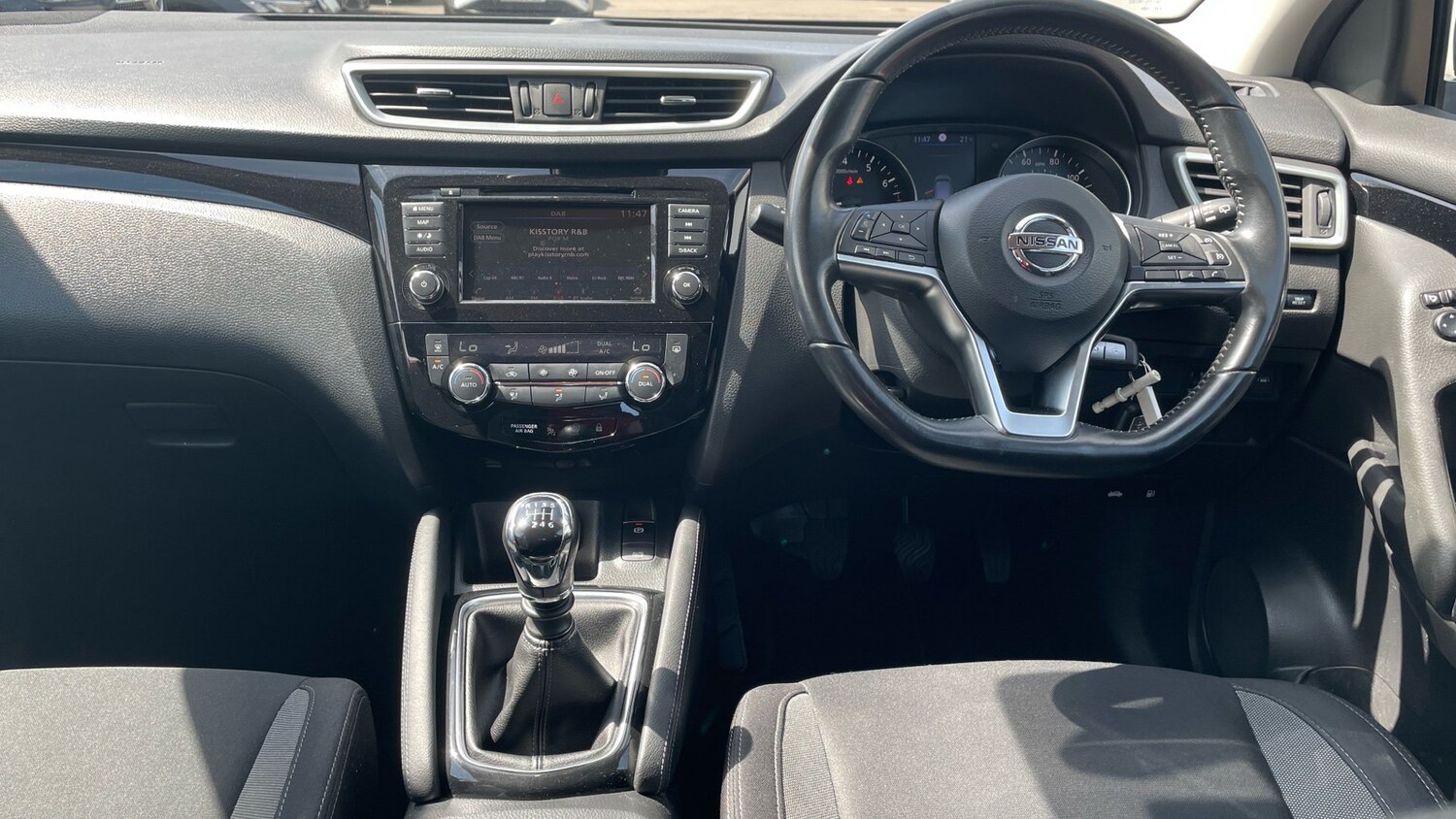 2019 Nissan Qashqai 1.3 DiG-T Acenta Premium 5dr Petrol Hatchback Hatchback Petr - Picture 10 of 24