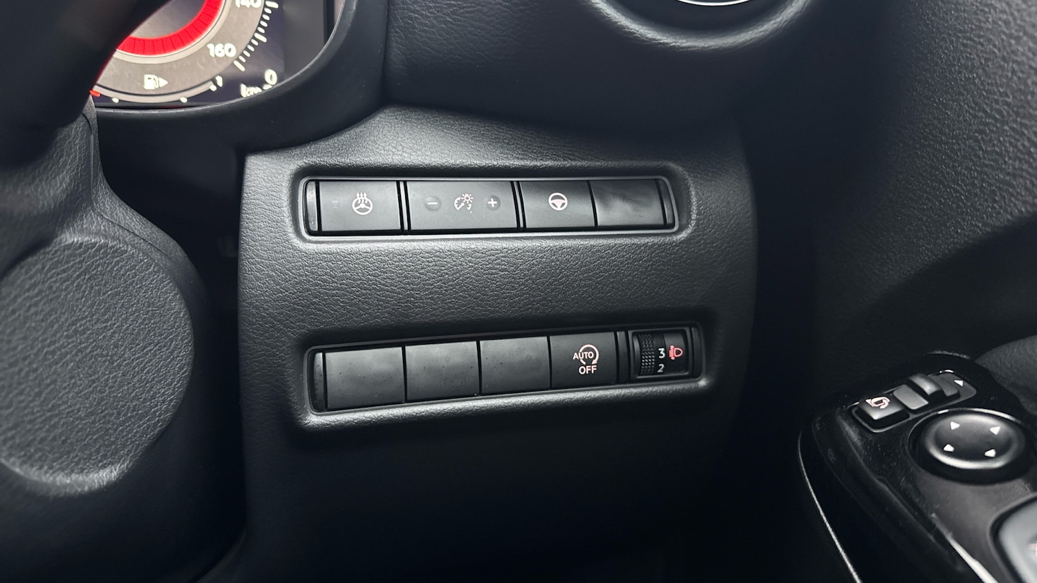 Used Nissan Juke 2024 for sale - 77026067: Photo 37