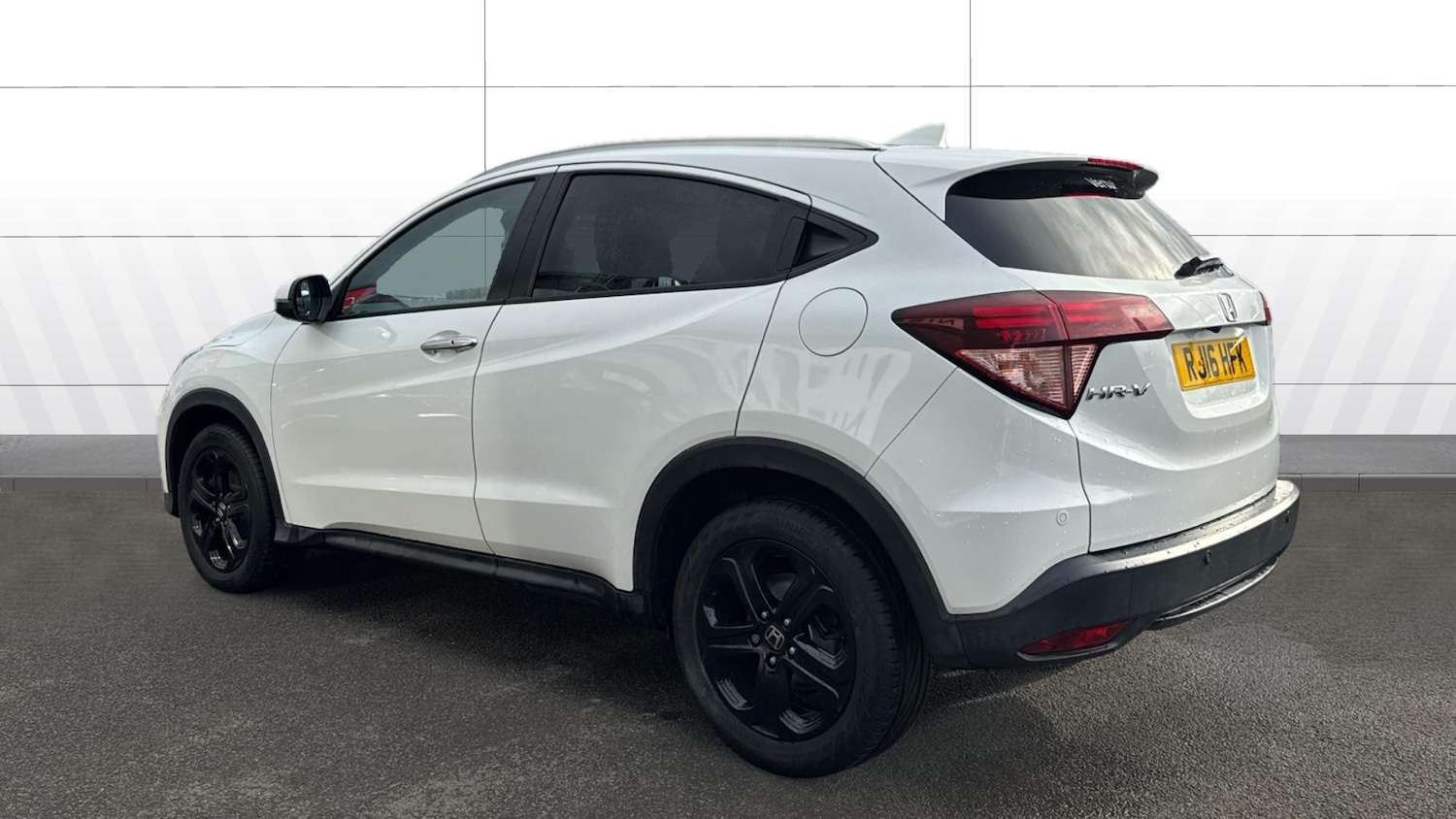 Used Honda HR-V 2016 for sale - 76102805: Photo 2