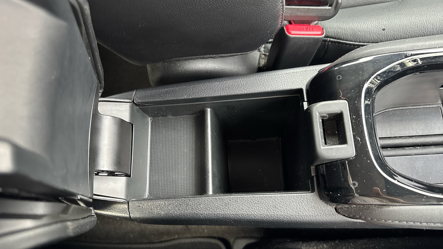 Used Honda HR-V 2016 for sale - 76102805: Photo 31