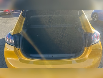 Used Peugeot 208 2022 for sale - 76545201: Photo