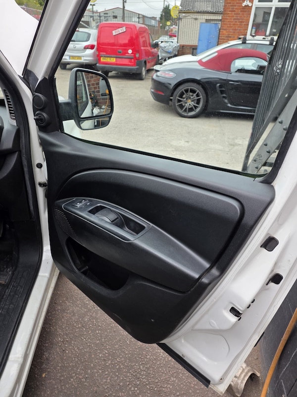 Used Vauxhall Combo 2018 for sale - 75604740: Photo 10