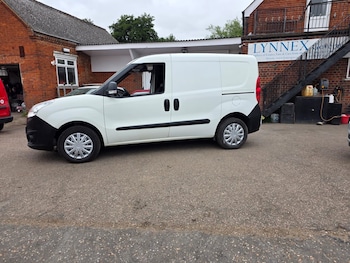 Used Vauxhall Combo 2018 for sale - 75604740: Photo