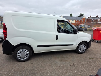 Used Vauxhall Combo 2018 for sale - 75604740: Photo