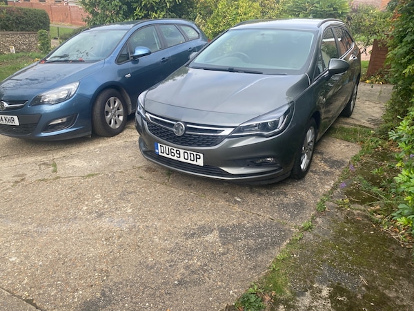 Used Vauxhall Astra 2019 for sale - 76231791: Photo 2