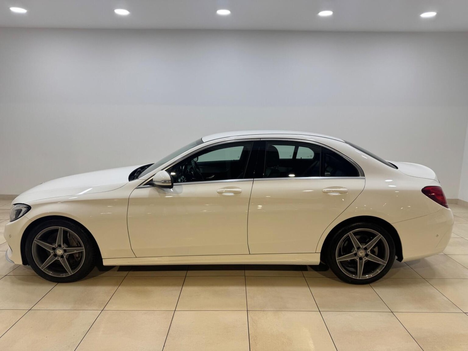 Used Mercedes-Benz C Class 2014 for sale - 78134930: Photo 4
