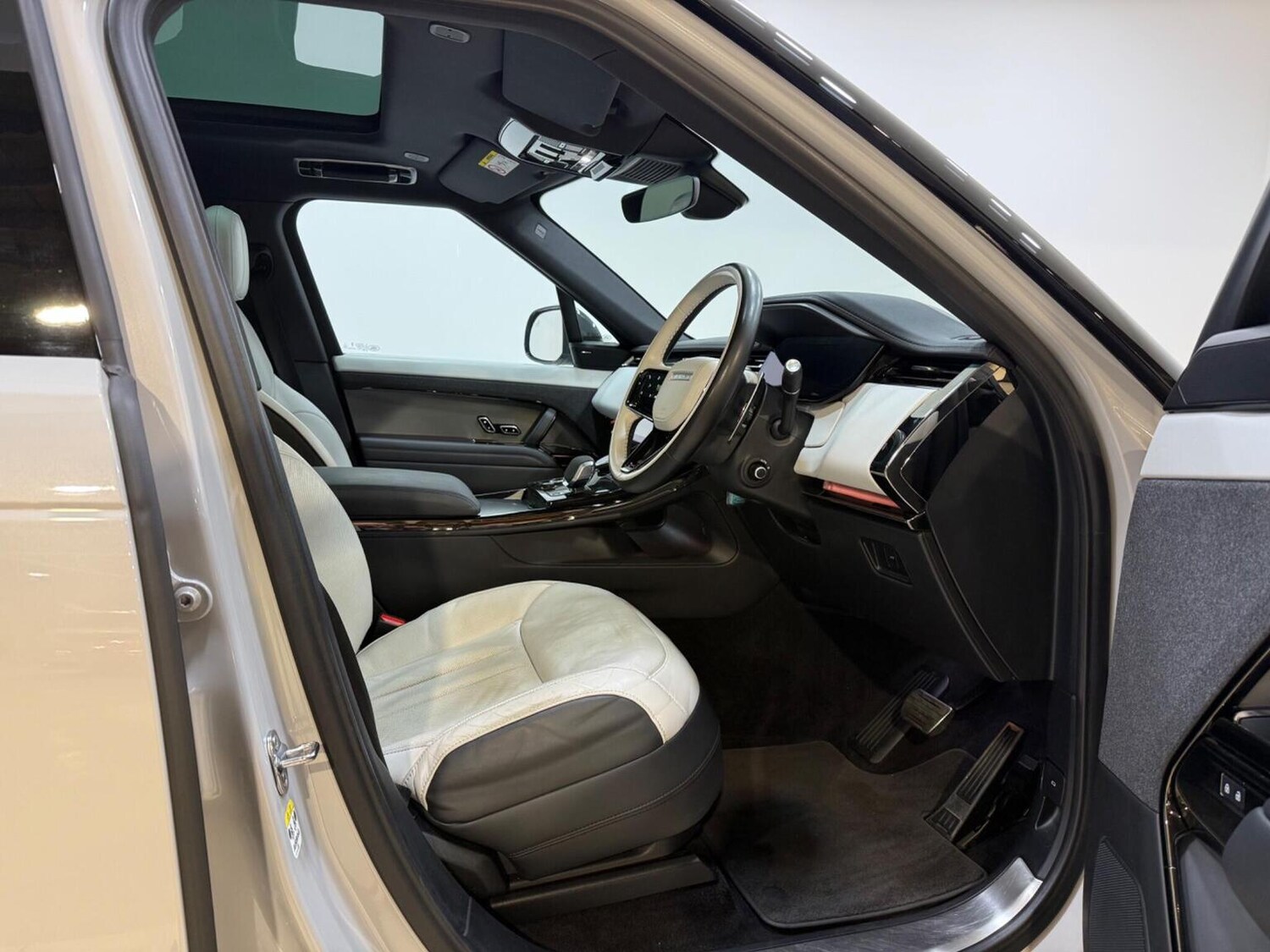 Used Land Rover Range Rover Sport 2023 for sale - 77551383: Photo 14