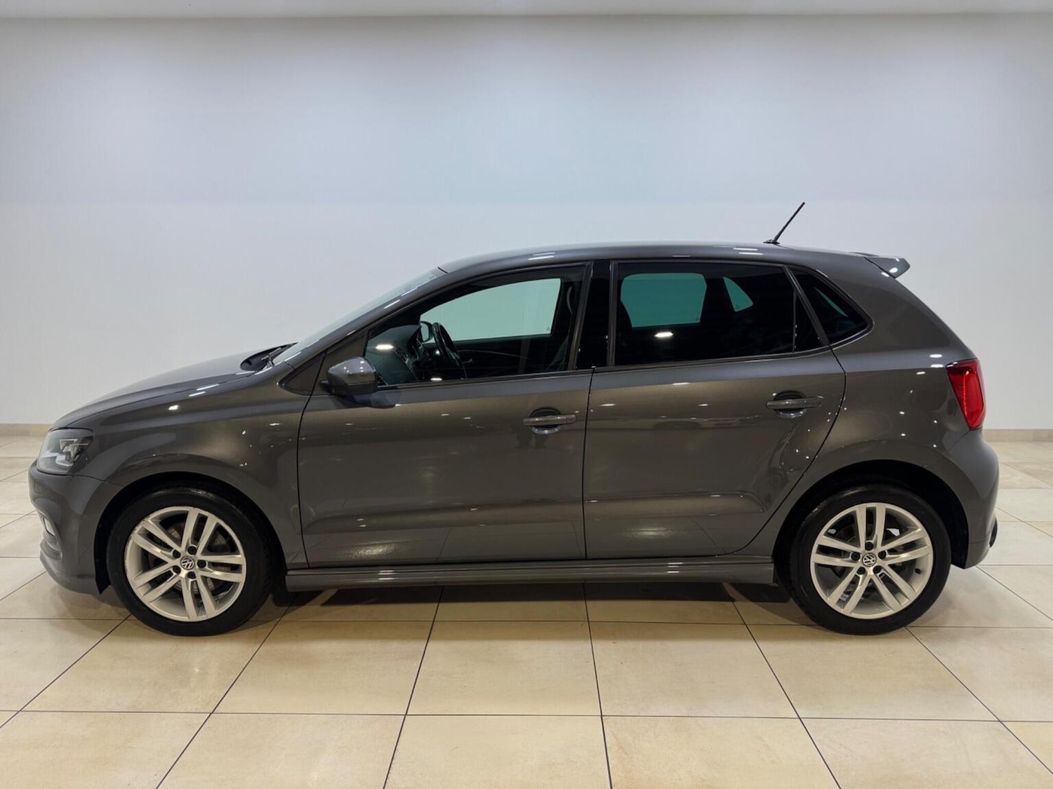 Used Volkswagen Polo 2017 for sale - 77649565: Photo 4
