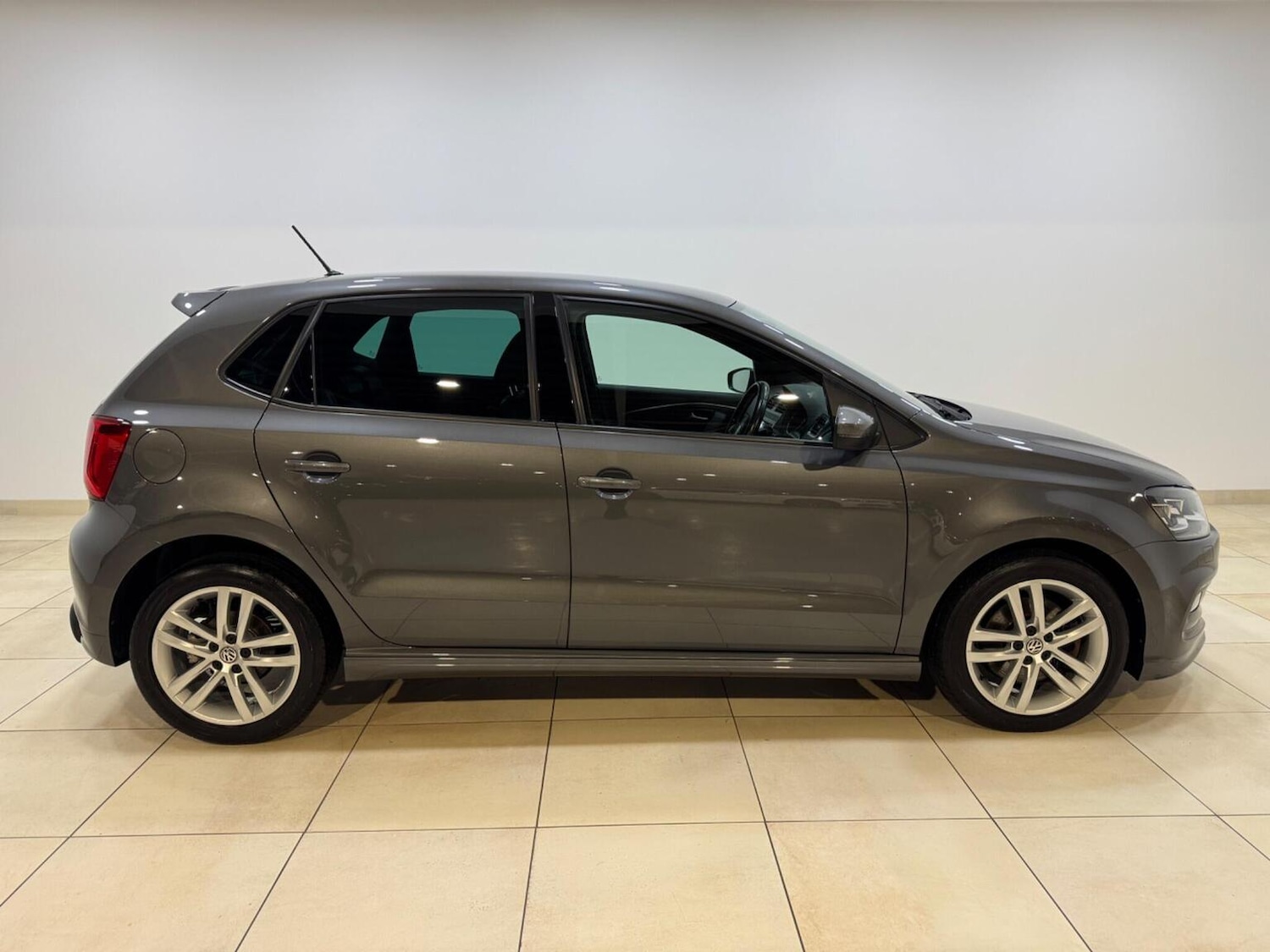 Used Volkswagen Polo 2017 for sale - 77649565: Photo 6