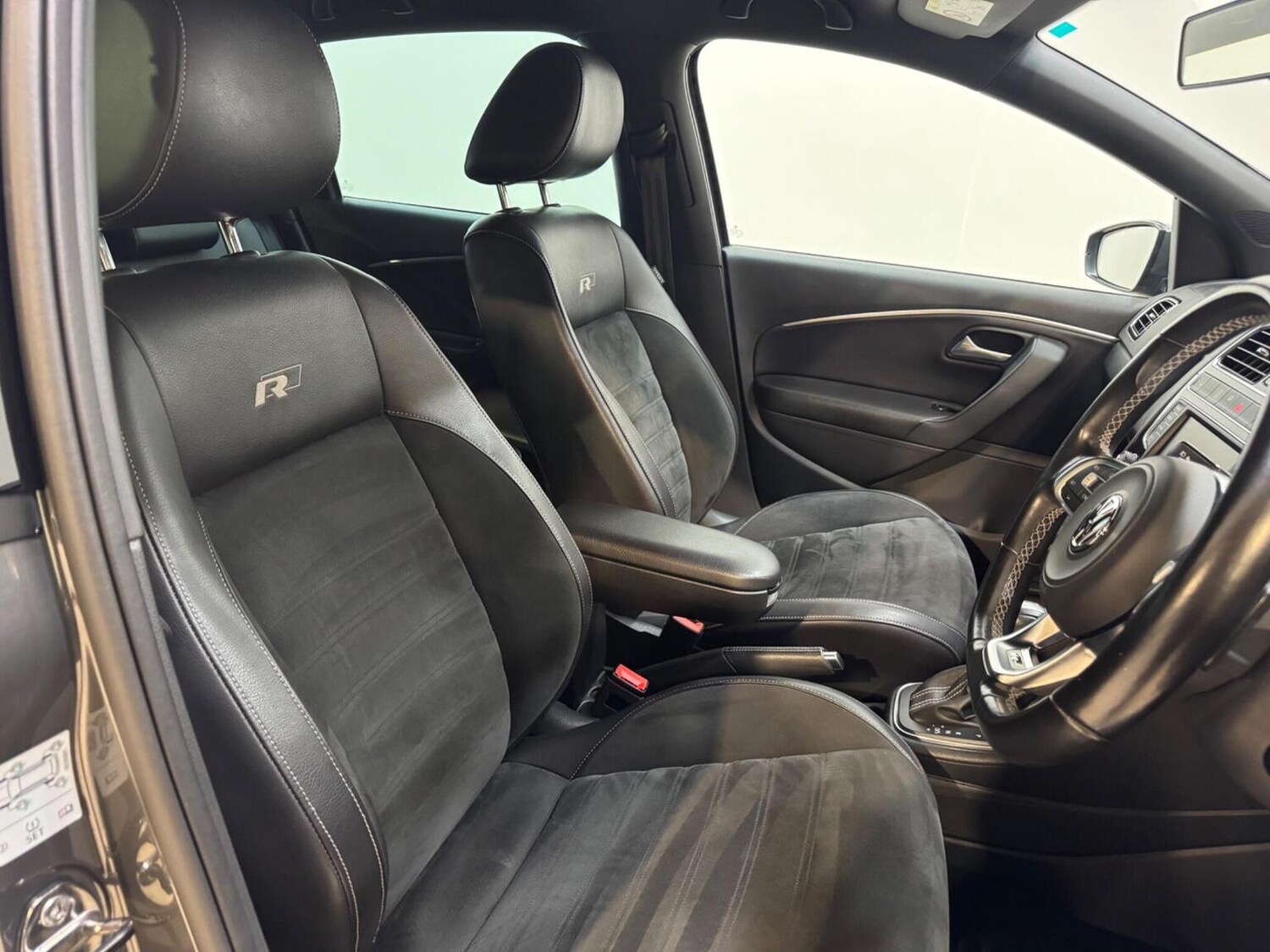 Used Volkswagen Polo 2017 for sale - 77551365: Photo 8