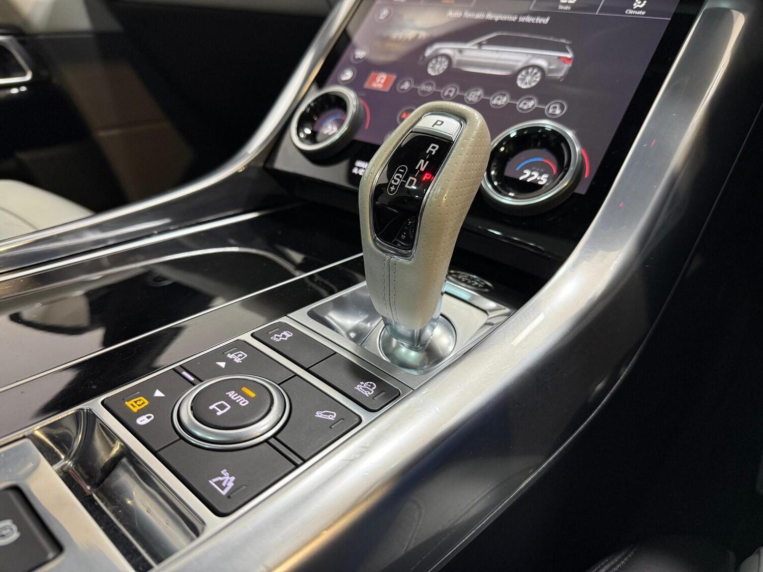 Used Land Rover Range Rover Sport 2018 for sale - 77675638: Photo 10